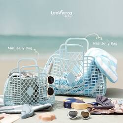 Lightweight, waterproof and stylish, our sanna jelly bag make the perfect accessory for a lazy day on the beach with enough room for a towel, swimwear, sunscreen, sunnies, and beach bucket.

It comes in two available sizes :
mini and midi 
Here’s the size comparison between mini and midi jelly bag 😍

& 4 available colours